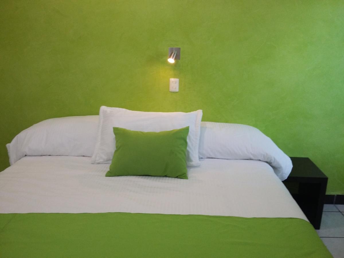 Hotel Rv มาร์ติเนซ เดอ ลา ทอเร ภายนอก รูปภาพ